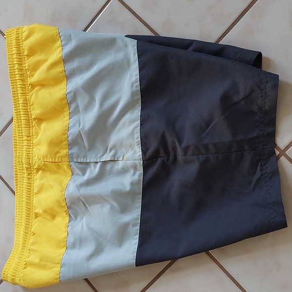 Perry Ellis America Active Swim Trunks - Picture 3 of 10